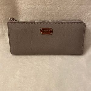 Michael Kors Saffiano Pearl Grey Leather Wallet